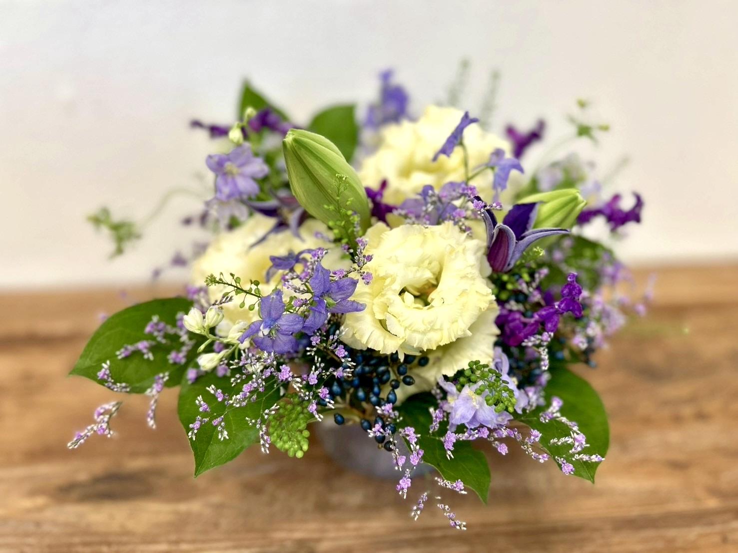 花屋so-buで作ったパープル系のフラワーアレンジメント