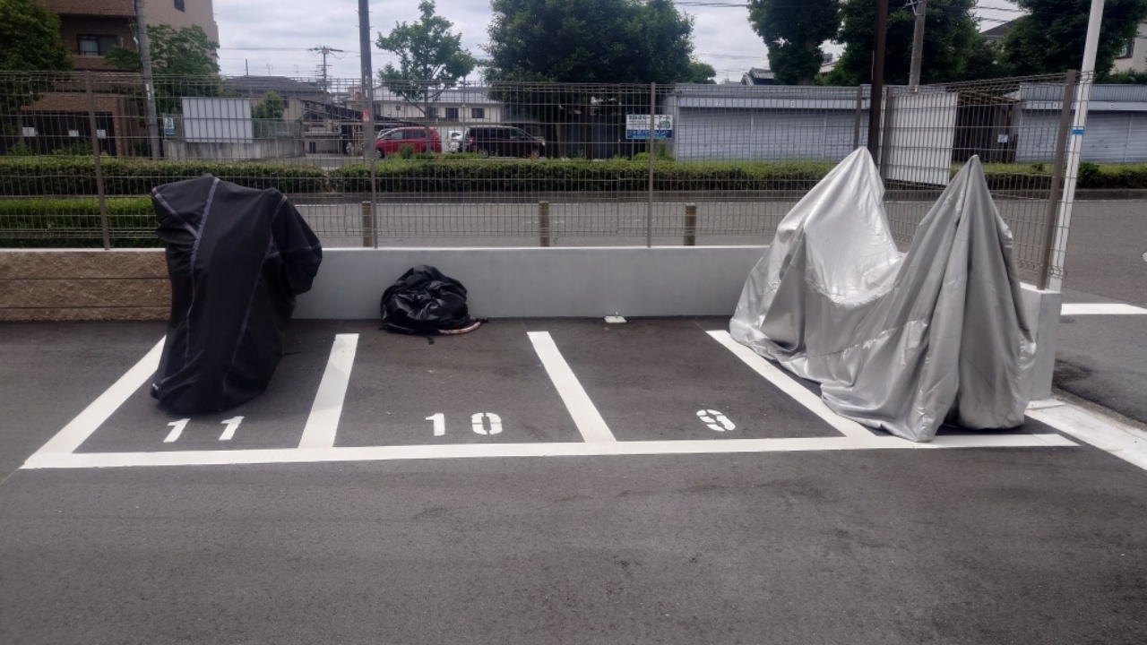 バイク駐輪場の状況です。大型バイク可