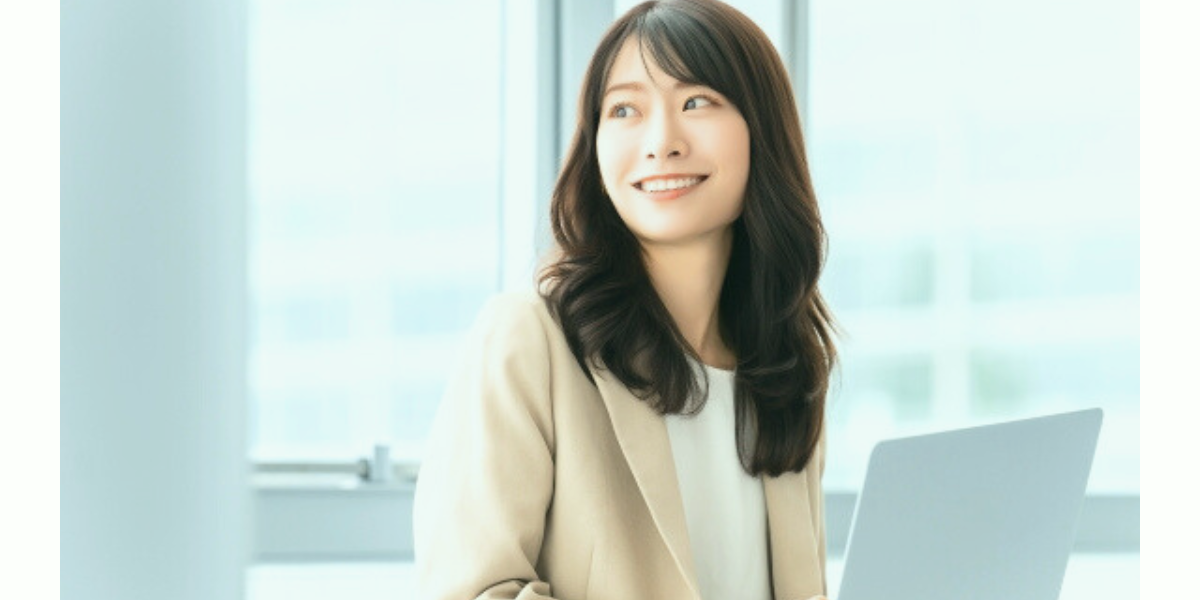 女性は、自分がお願いしたお試しホームページが、公開されるのを楽しみに待っている