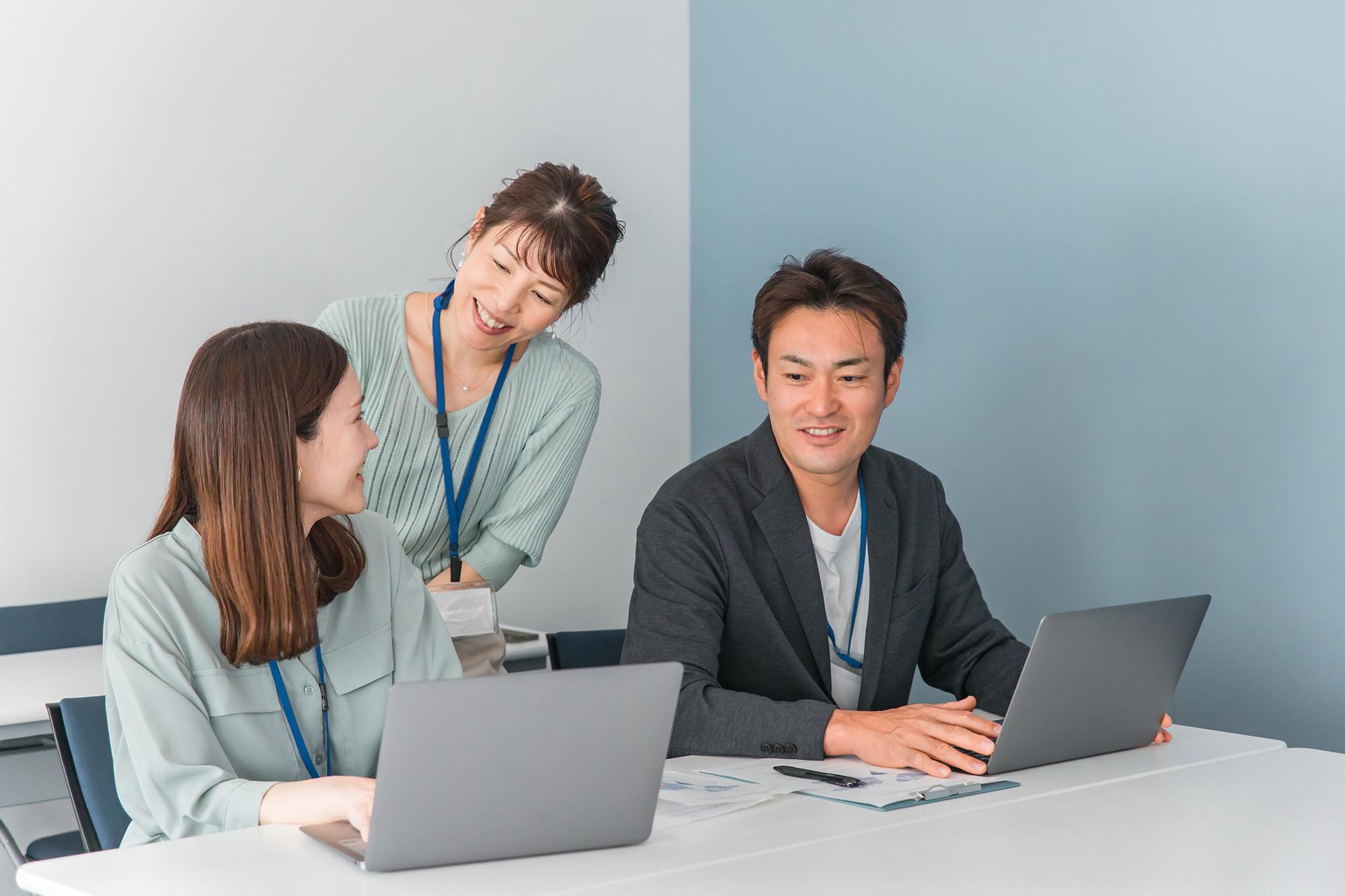 『The Leadership Shift』プログラムを通じた、自律型リーダーシップと実行力の習得イメージ」