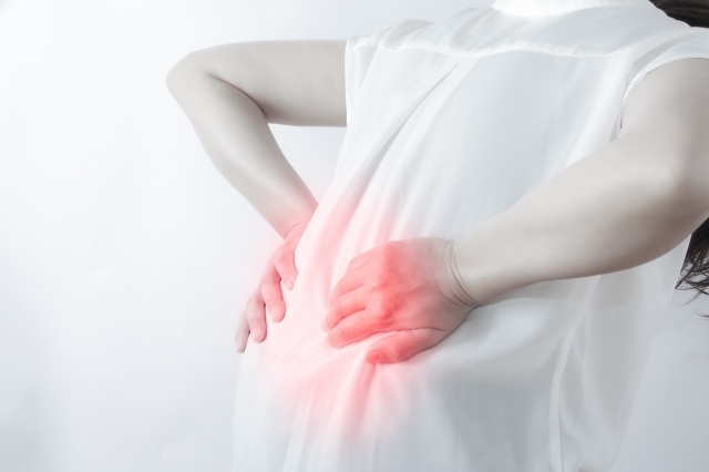 老化による身体の歪みや違和感はありませんか？腰痛、不調、腰が重い方はストレッチや身体を動かすと良いですよ。