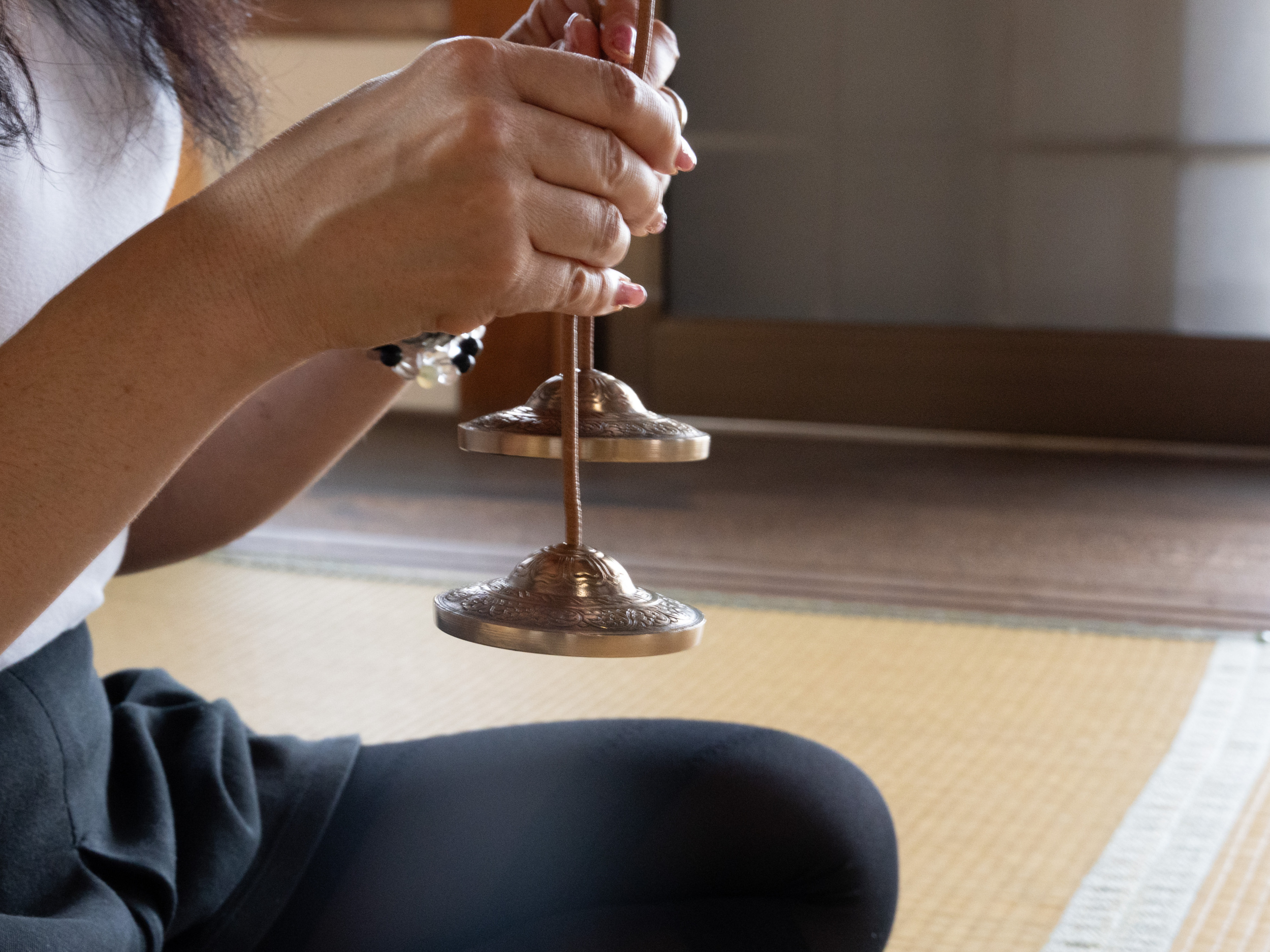 髙橋璃理香のチベット体操レッスン開催中　ヨガの原型となります　若返り　健康　美容　簡単なストレッチです