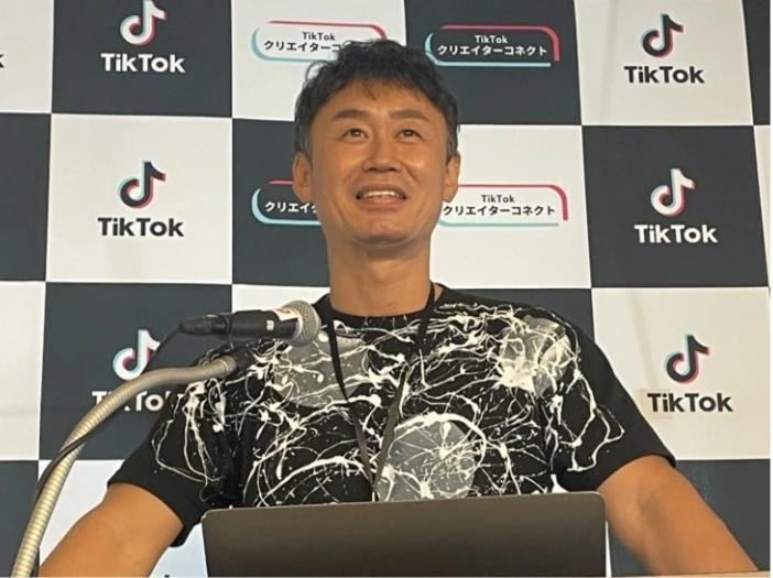 TikTokのイベントで登壇する金沢久幸