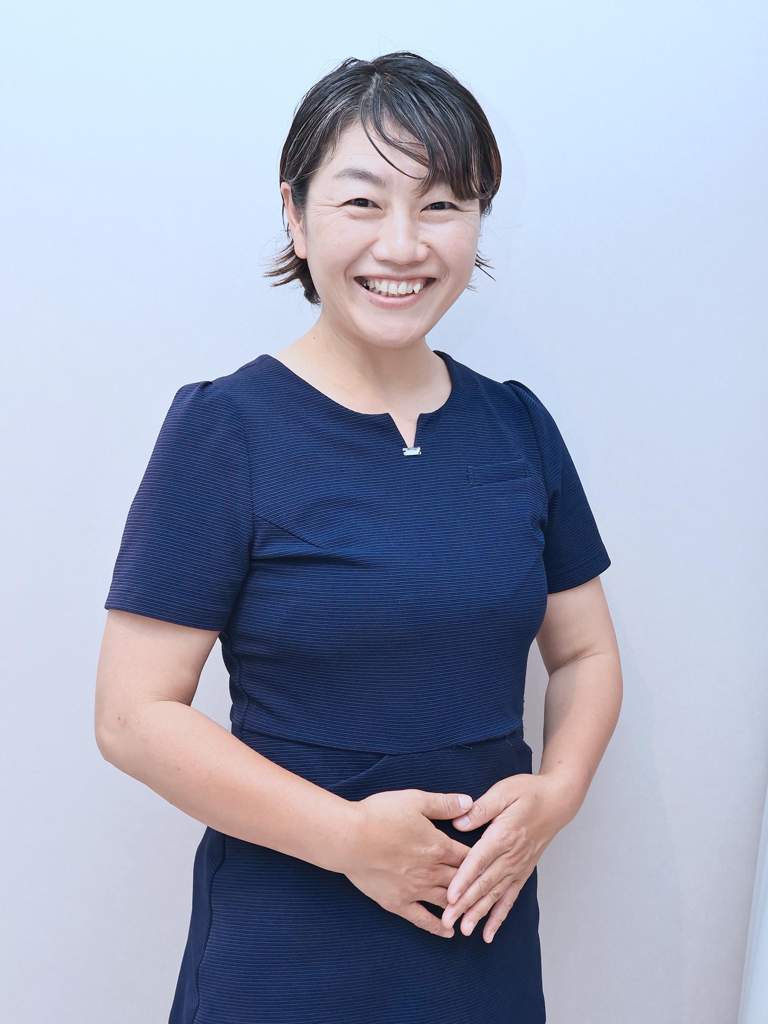 女性鍼灸師