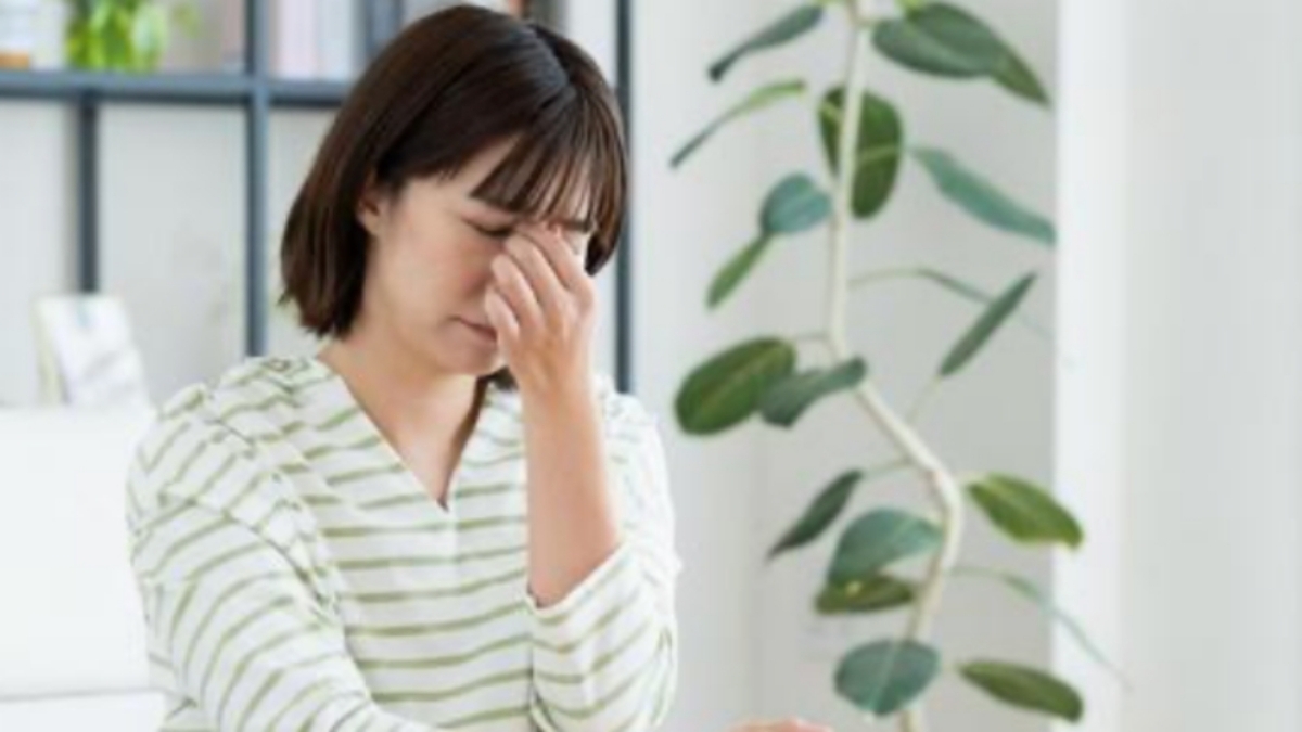 慢性的な疲れに悩む女性｜自律神経のバランス不良や免疫力の低下