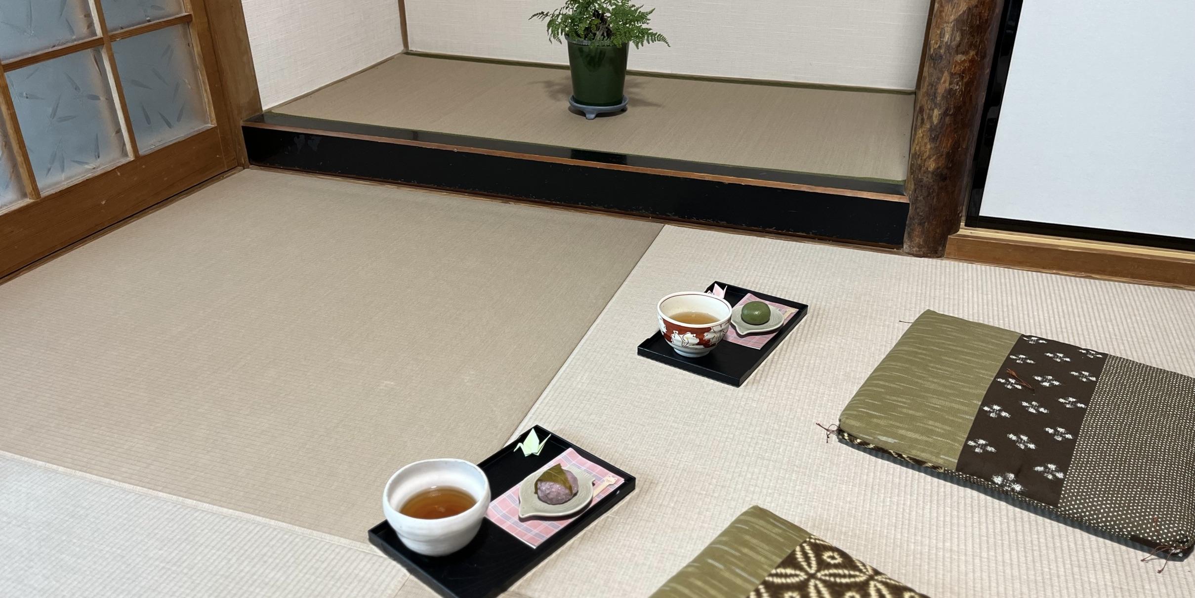 Japanese tea and wagashi served in a traditional tatami room after a private Reiki session near Osaka.