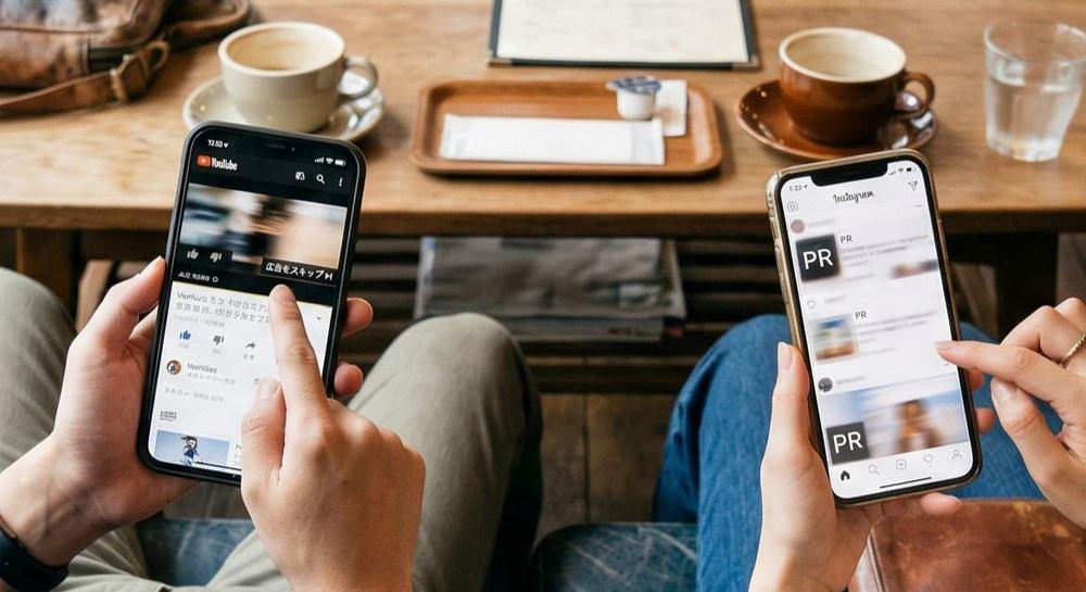 SNS広告やバナー広告が溢れすぎてスルーされる（バナーブラインドネス）イメージ