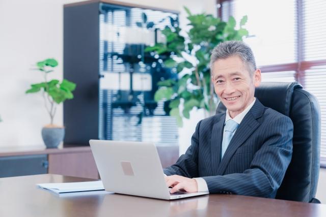 笑顔の男性