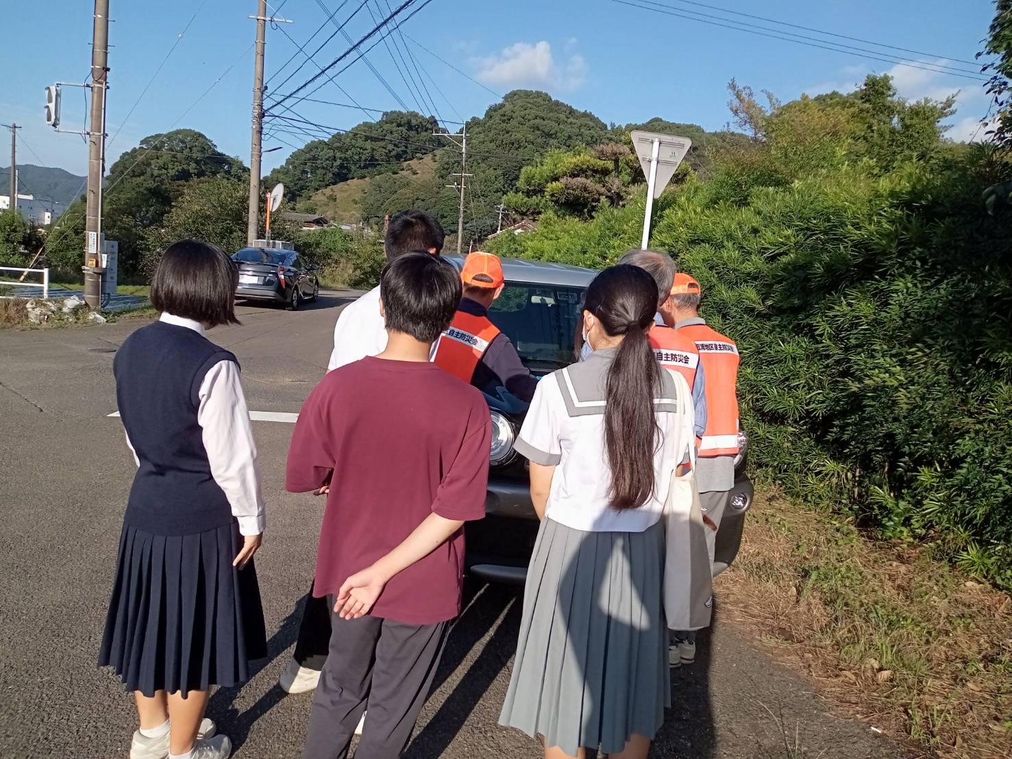 お年寄りに 手紙を差し上げました😊② 田浦中学校生と！