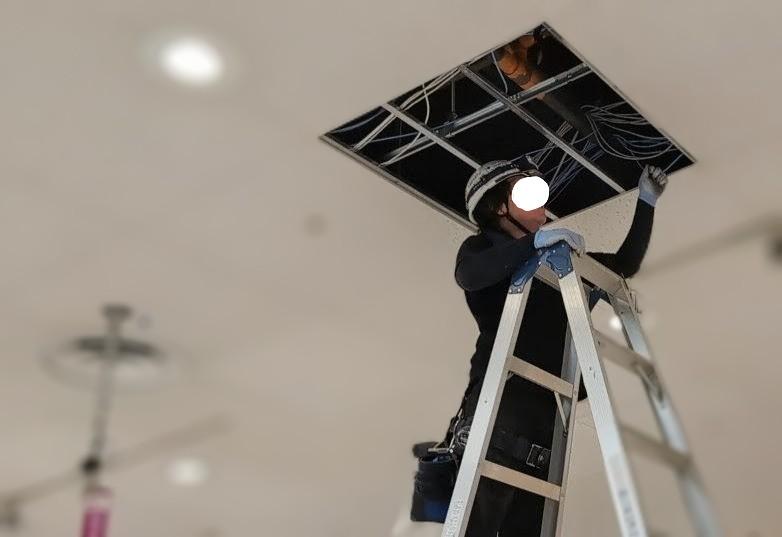 防犯カメラ工事中