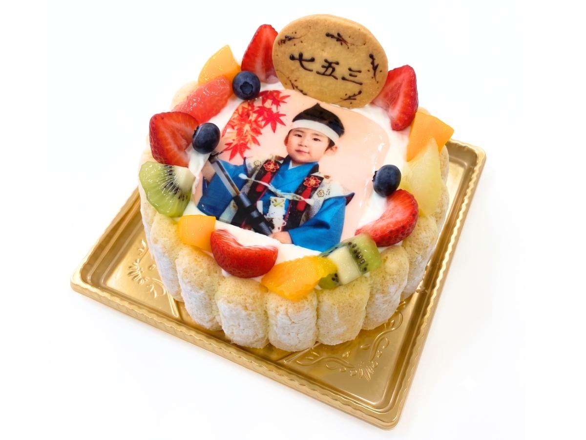 静岡市のケーキ屋リュバンでお作りした、七五三のお祝い用プリントケーキ。思い出の写真や、推し活、大好きなキャラクターの画像までそのまま食べられる、サプライズや記念日に大人気のオーダーケーキです。