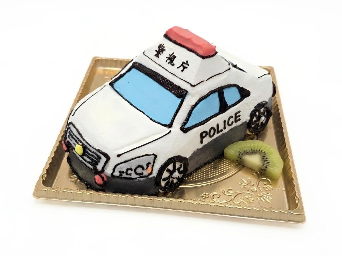 静岡市のケーキ屋リュバンでお作りした、リアルなパトカーの3Dケーキ（立体ケーキ）。車やサッカーボール、キャラクター等も再現できる、子供の誕生日から大人の記念日まで大人気のオーダーケーキです。