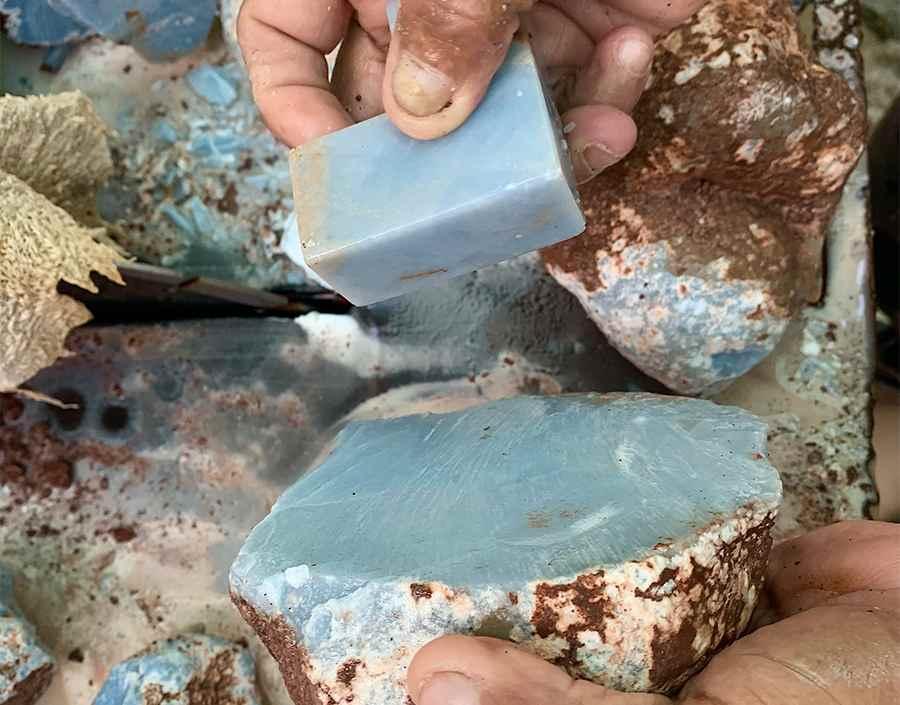 地球がくれたアンデス天然石の難解パズル。五感で味わい億年の