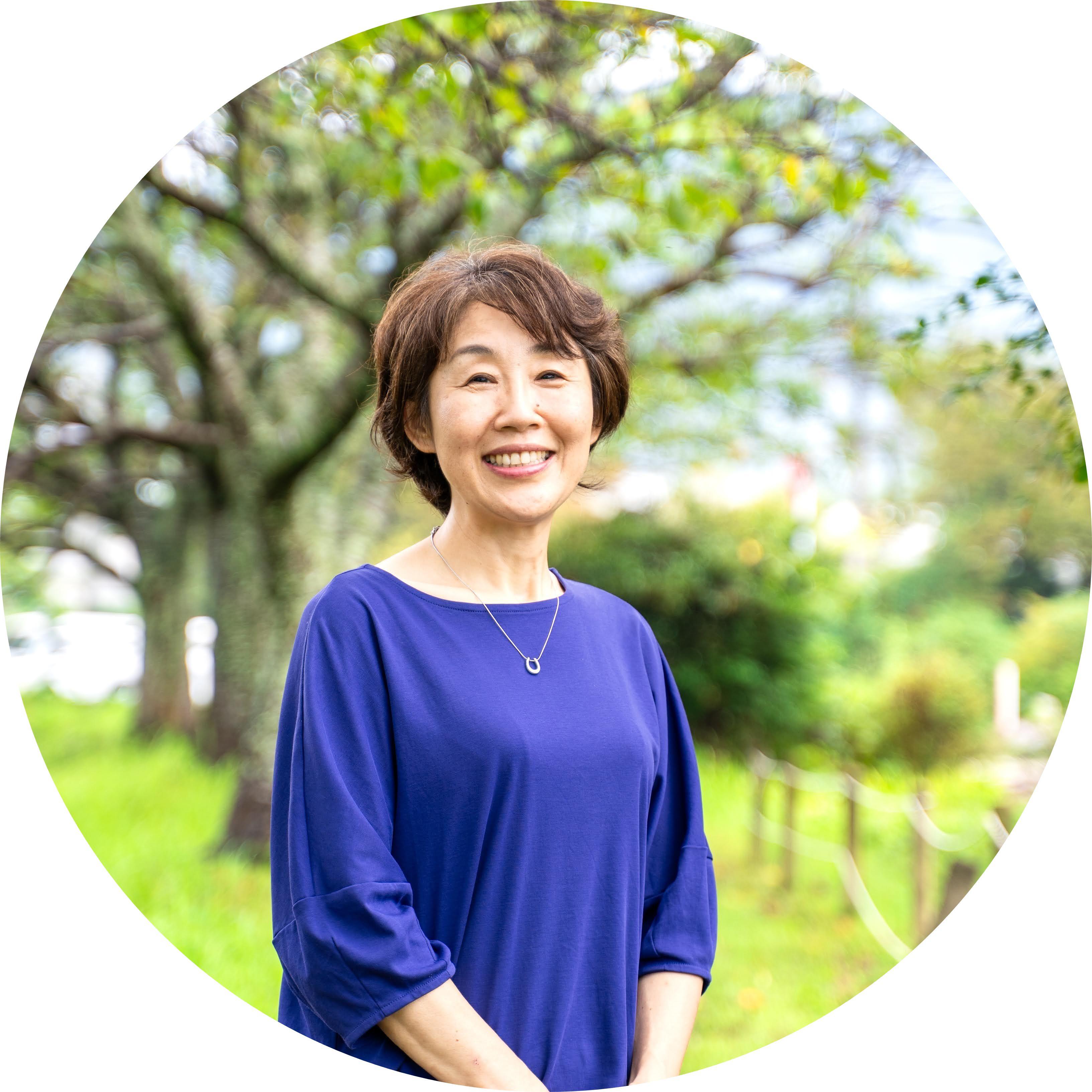 作業療法士・としみつよしこ｜大分で笑いヨガと介護予防支援を行う講師のプロフィール写真