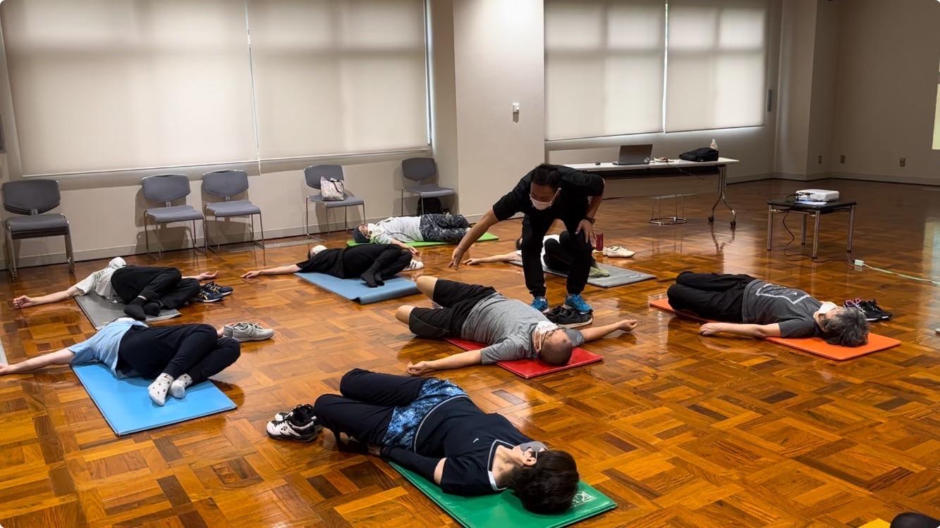 南大沢の高齢者向け体操教室OSA FITで行う転倒予防運動