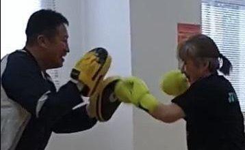 元プロボクサーによるミット指導