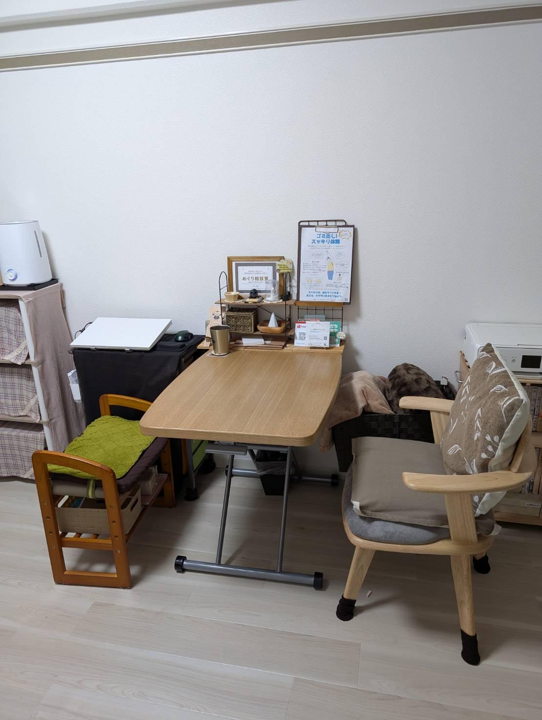 次亜塩素酸噴霧器と店内の様子