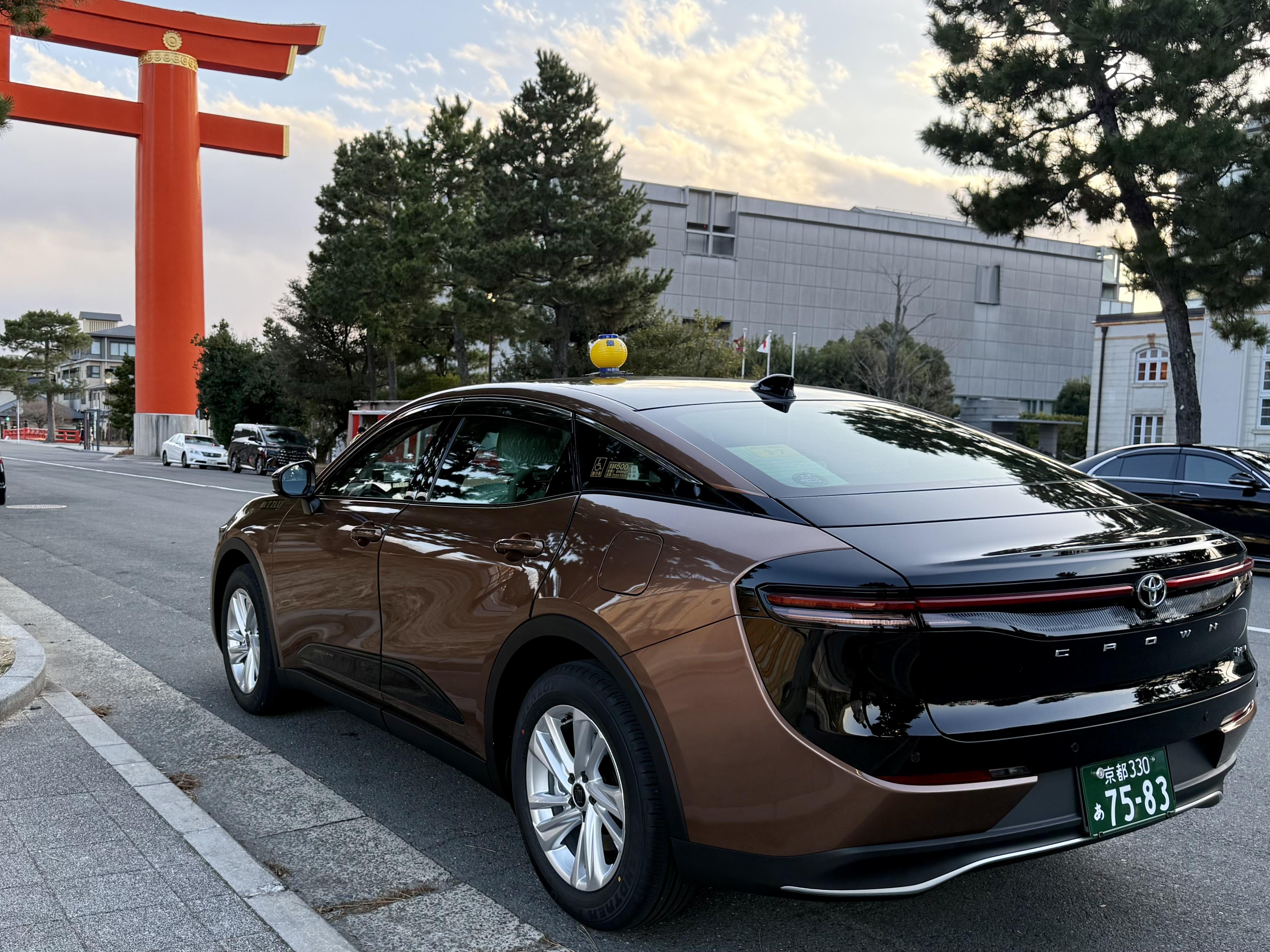 貸切観光に最適なクラッシックなタクシー