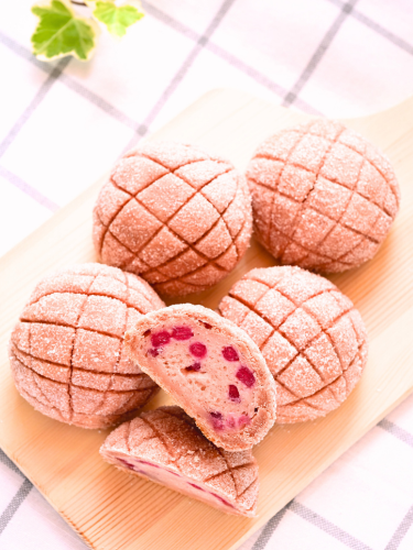 いちごメロンパン　メロンパン　生米いちごメロンパン　生米パン