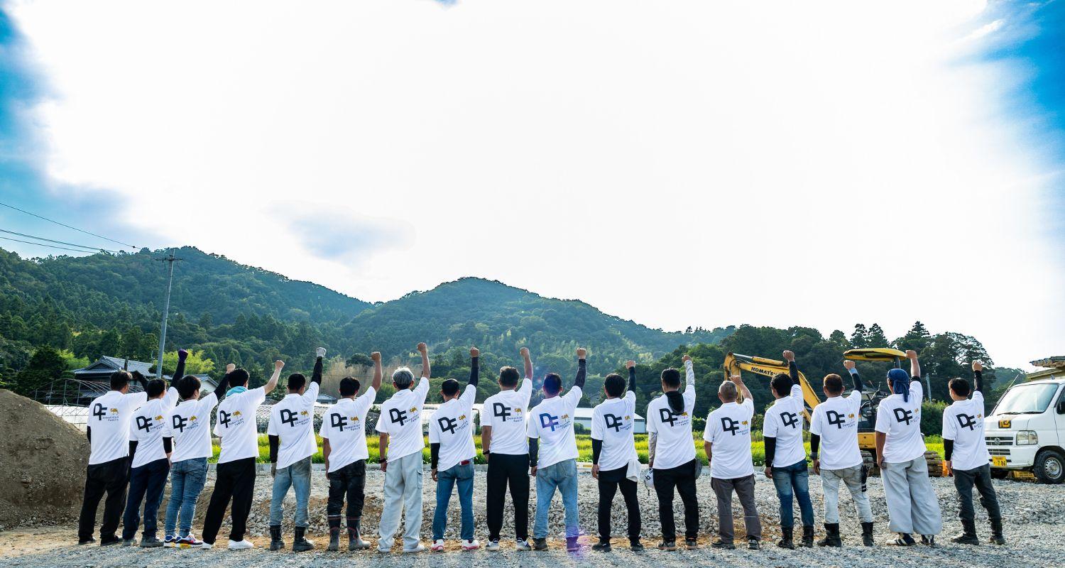 住宅解体の現場作業スタッフ