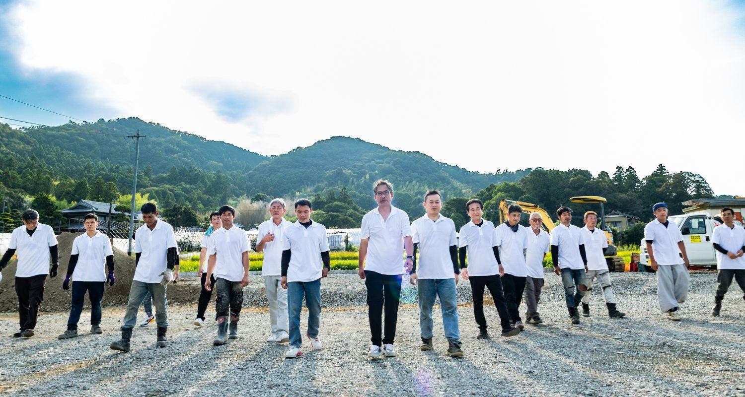 住宅解体の現場作業スタッフ