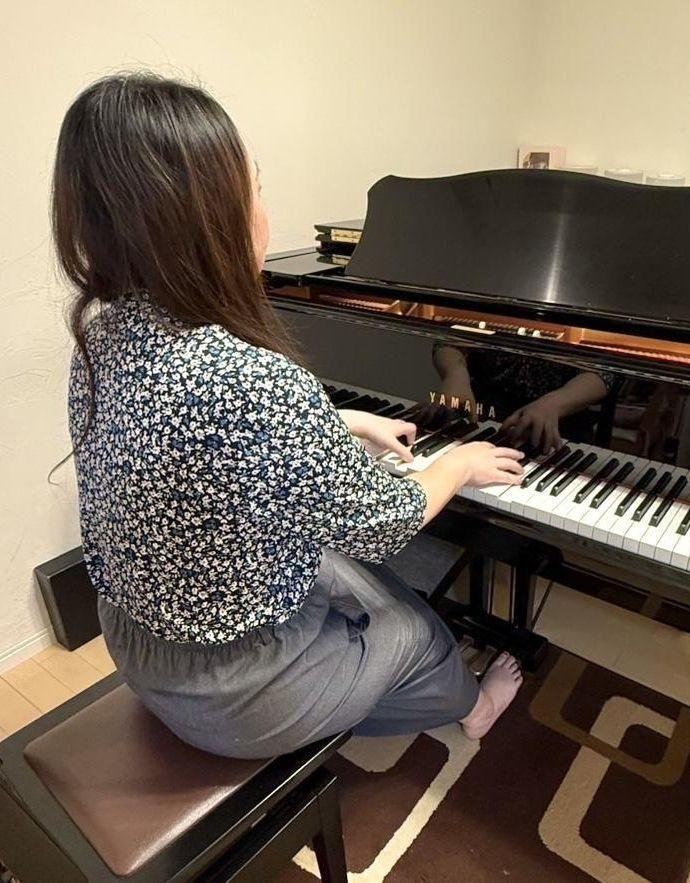 ピアノ教室の先生の画像