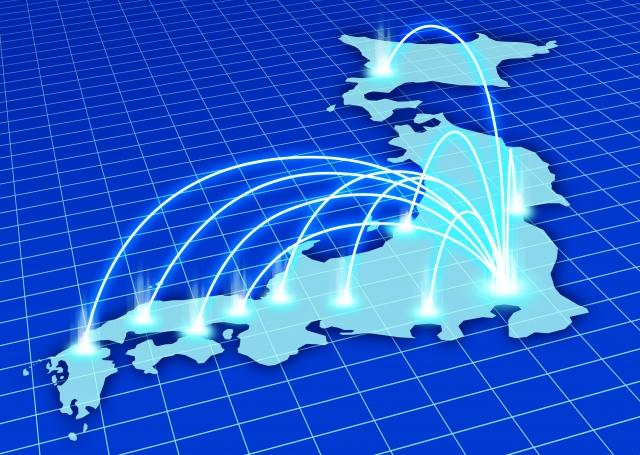 クライアントと信頼関係を結び握手をしているHelpFirstのスタッフ（手の部分）