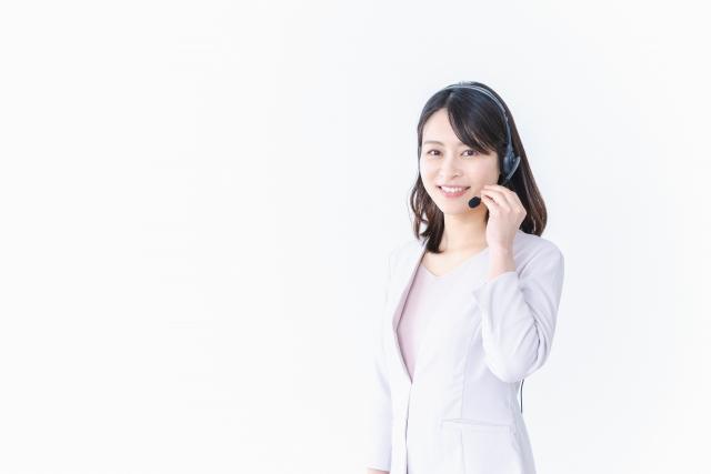 無料相談に対応するHelpFirstのスタッフ