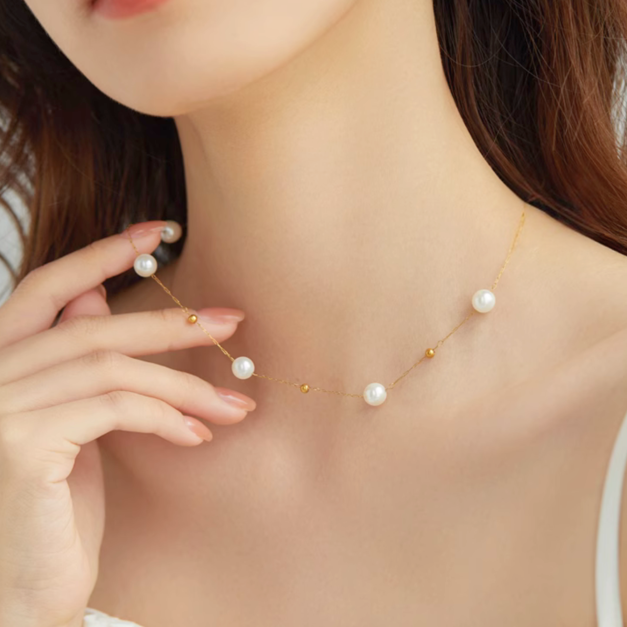 パールとビーズのネックレスの商品画像