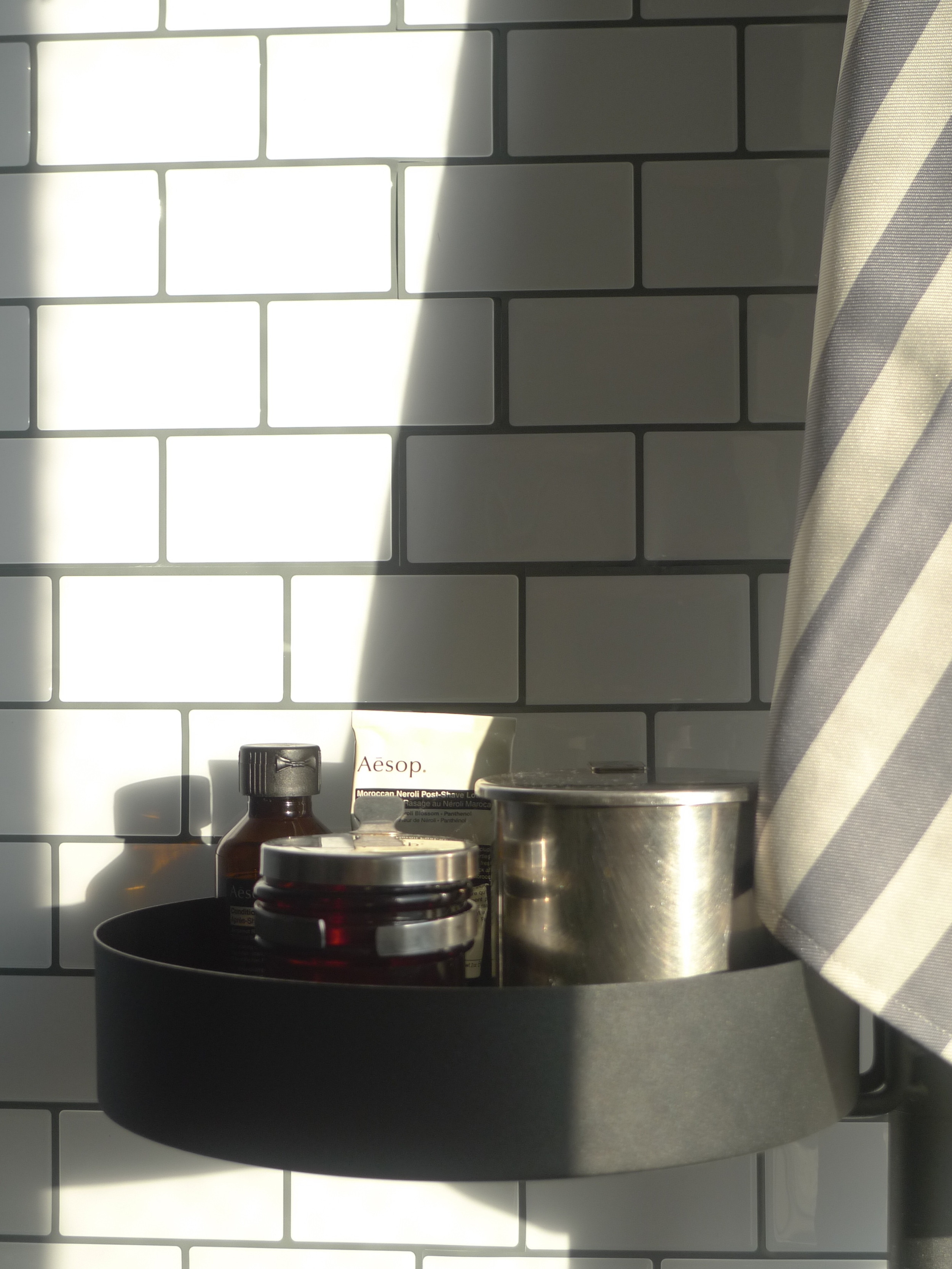 Barber YAGI(バーバーヤギ)学芸大学　個室プライベートバーバーによる30代、40代、50代メンズカット用理容室。店内設備画像。