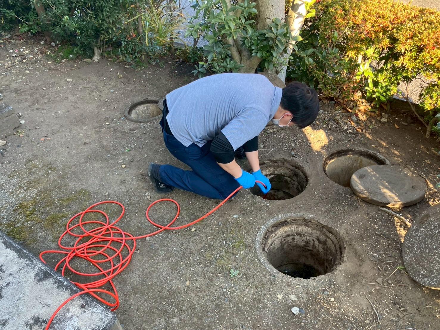 マンションで排水管の高圧洗浄作業