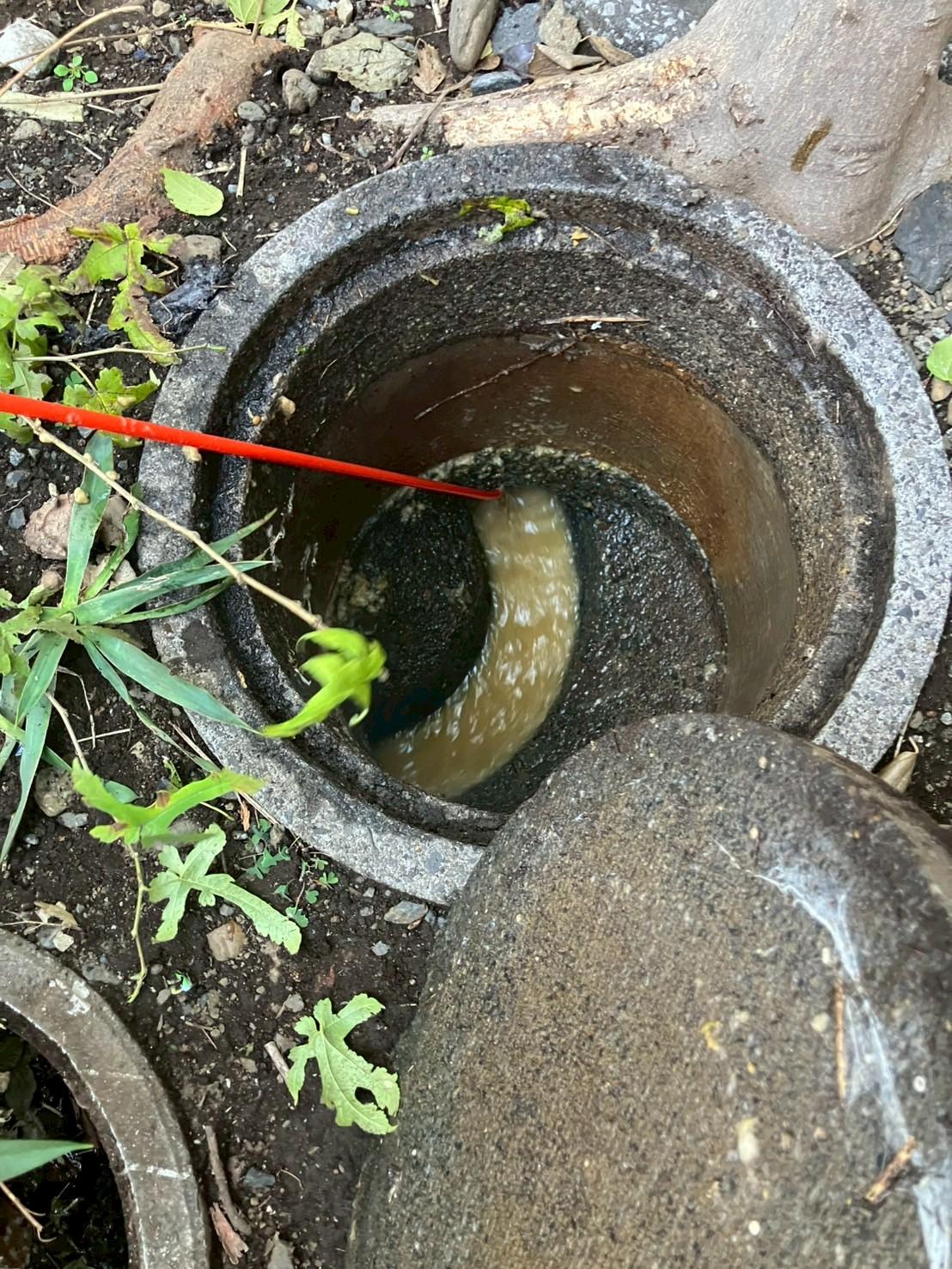 一軒家の排水管洗浄作業