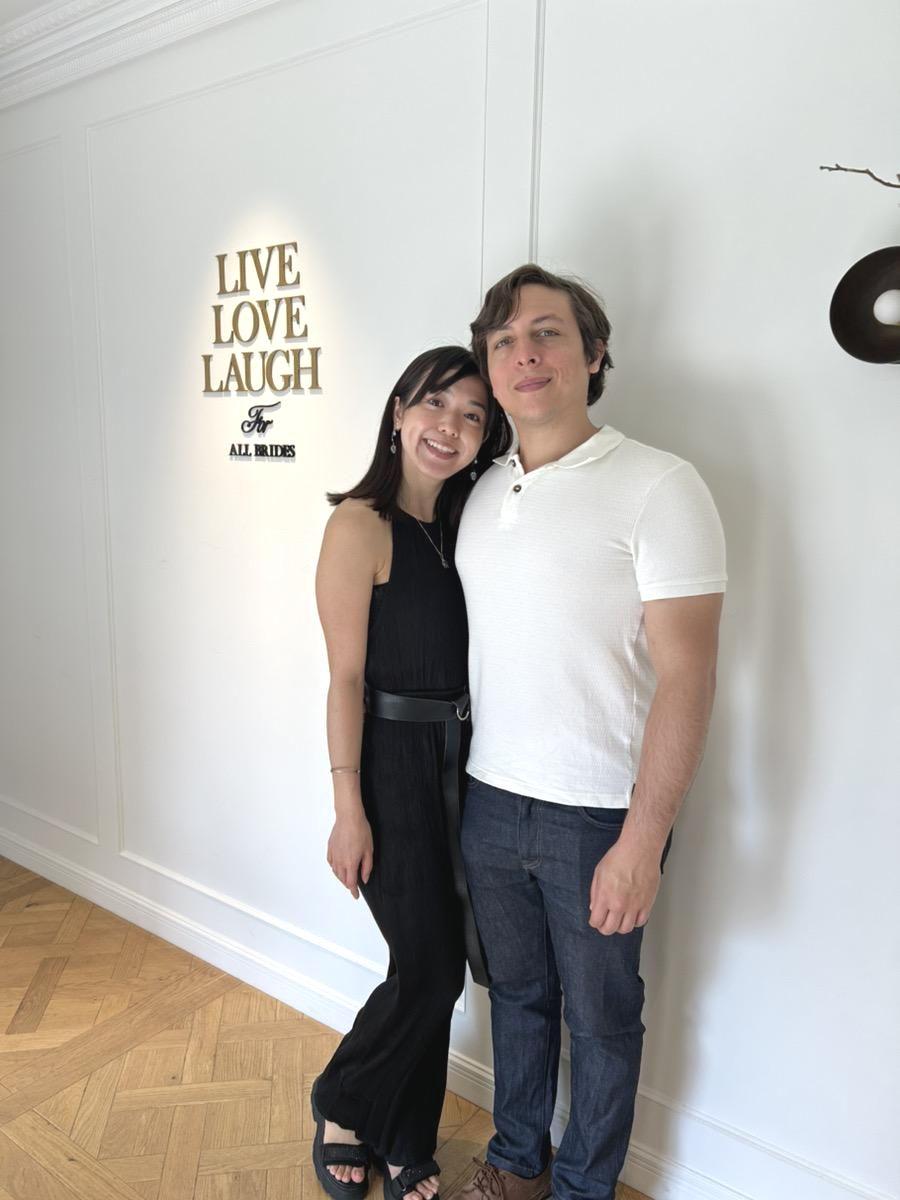 ウエディングドレスご試着：同行の様子