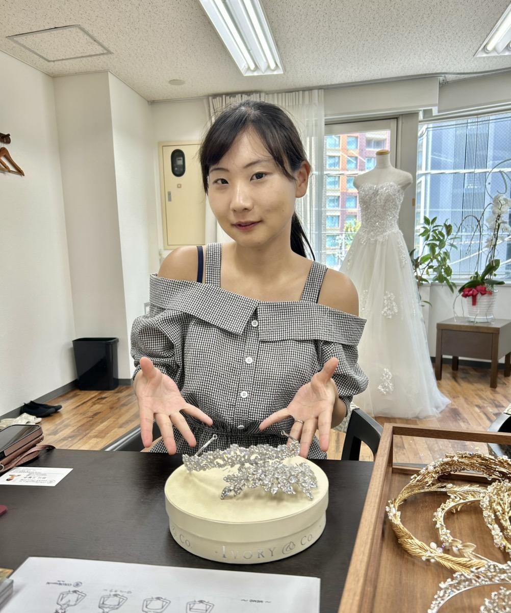 ウェディングドレス診断:ベストショット　髪飾りティアラ選び