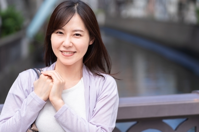 笑顔の女性