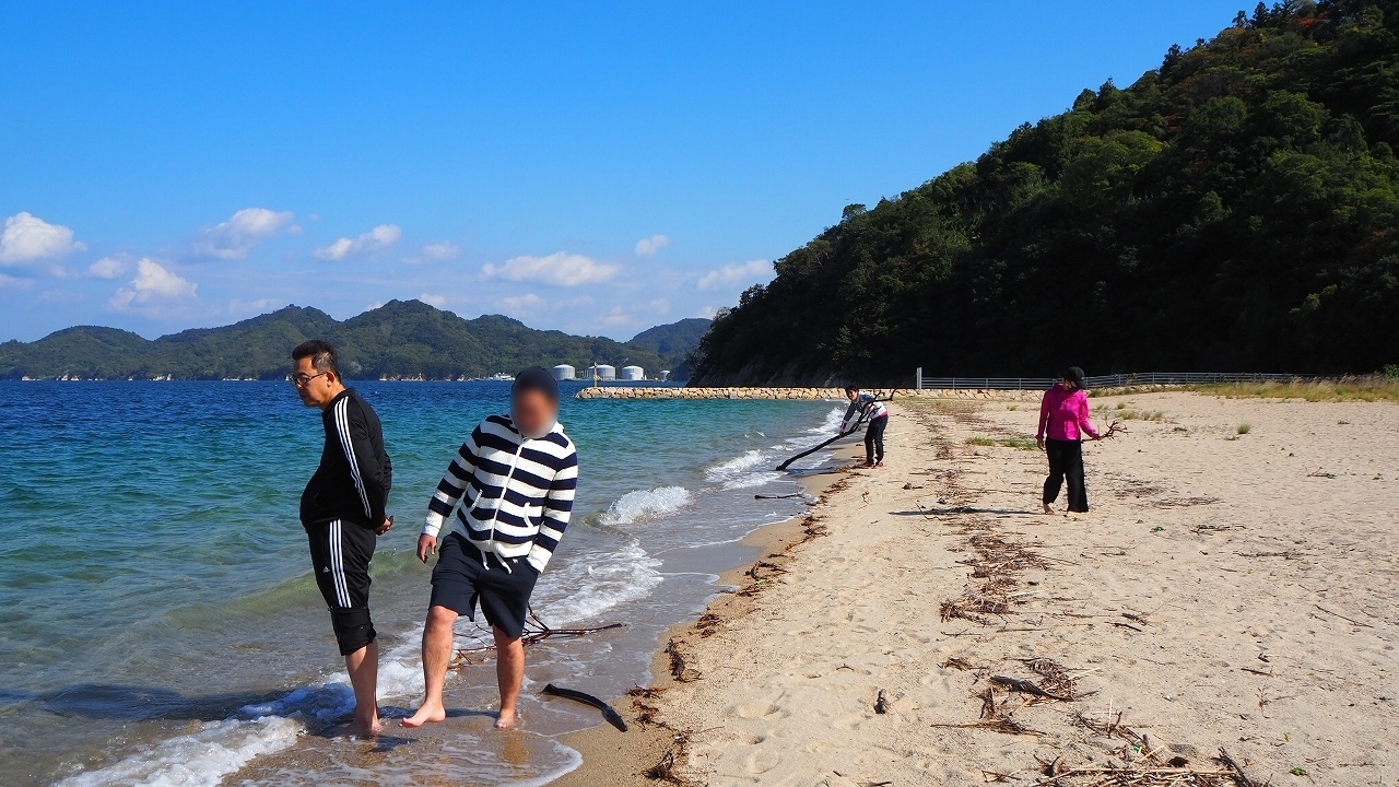 砂浜で歩く瞑想